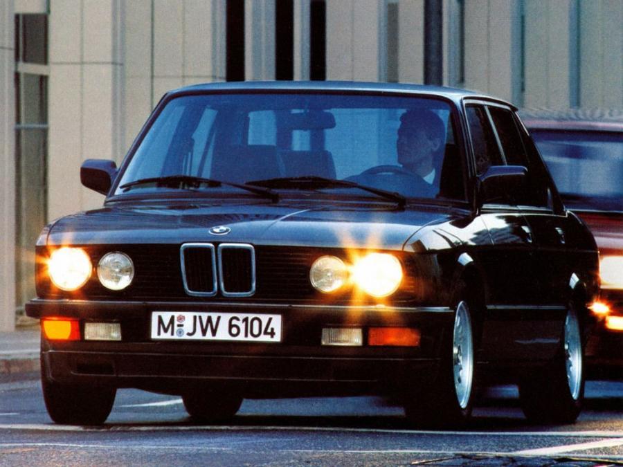 BMW 524d 1986 года  (фото 1 из 3)